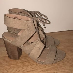 Merona chunky heel sandals 6.5